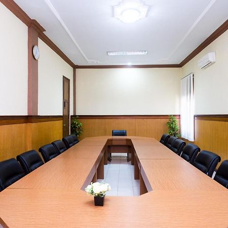 Urbanview Hotel Dedy Jaya Brebes מראה חיצוני תמונה