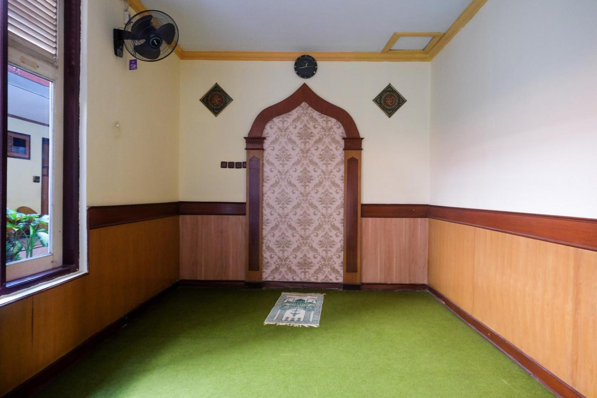 Urbanview Hotel Dedy Jaya Brebes מראה חיצוני תמונה