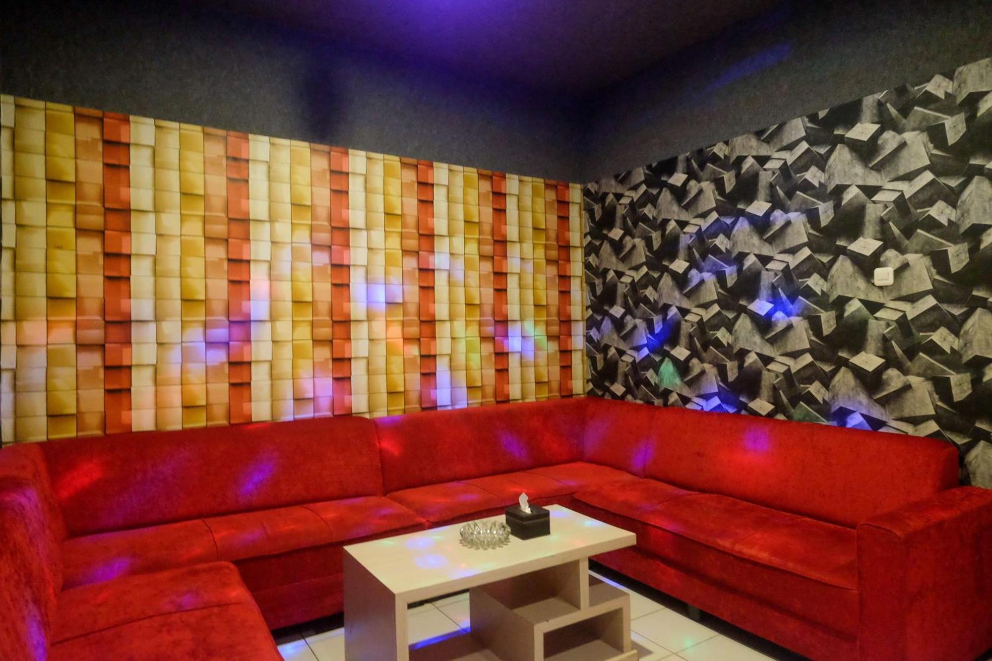 Urbanview Hotel Dedy Jaya Brebes מראה חיצוני תמונה