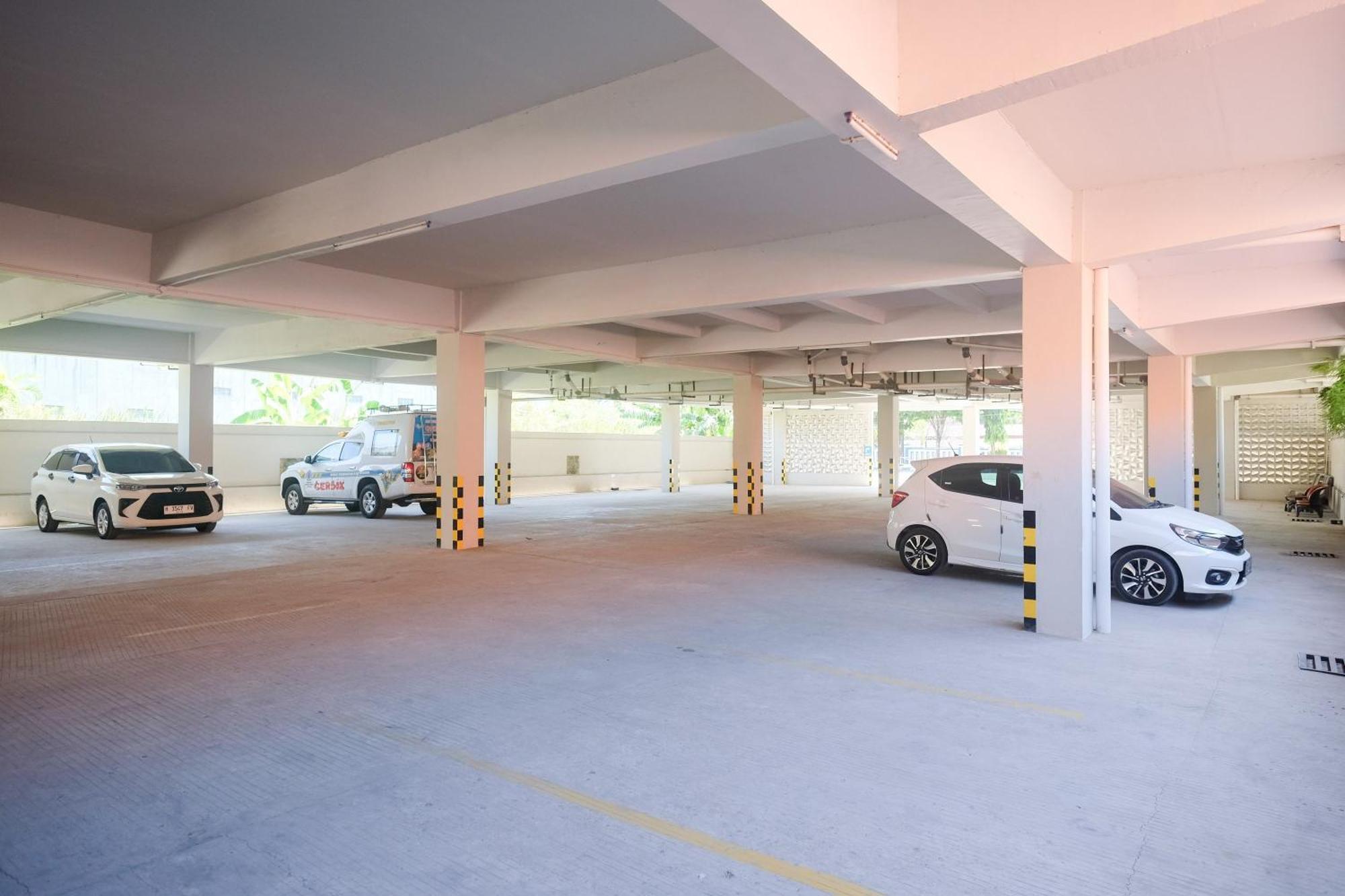 Urbanview Hotel Dedy Jaya Brebes מראה חיצוני תמונה