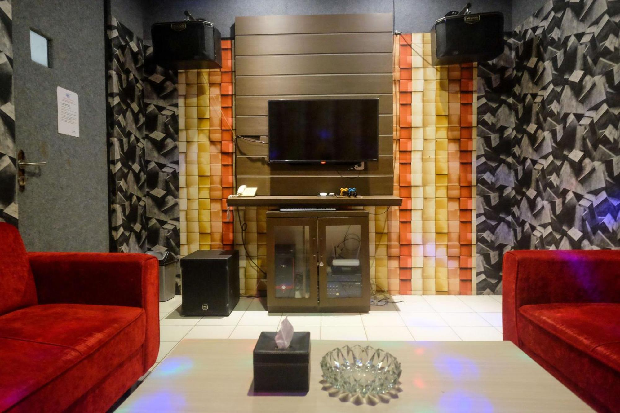 Urbanview Hotel Dedy Jaya Brebes מראה חיצוני תמונה