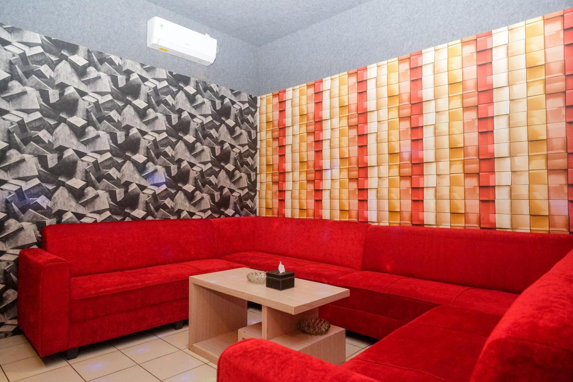 Urbanview Hotel Dedy Jaya Brebes מראה חיצוני תמונה