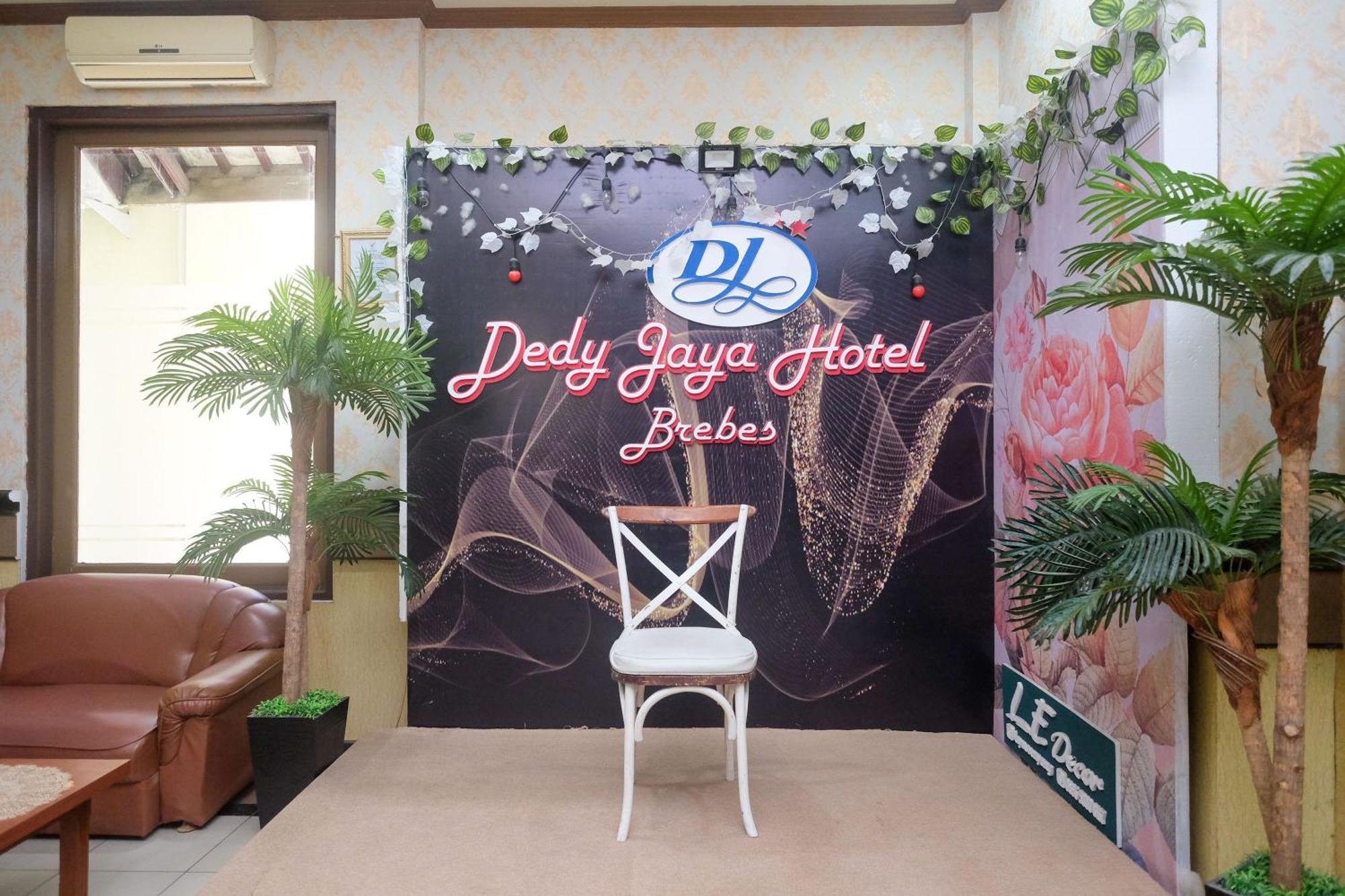Urbanview Hotel Dedy Jaya Brebes מראה חיצוני תמונה