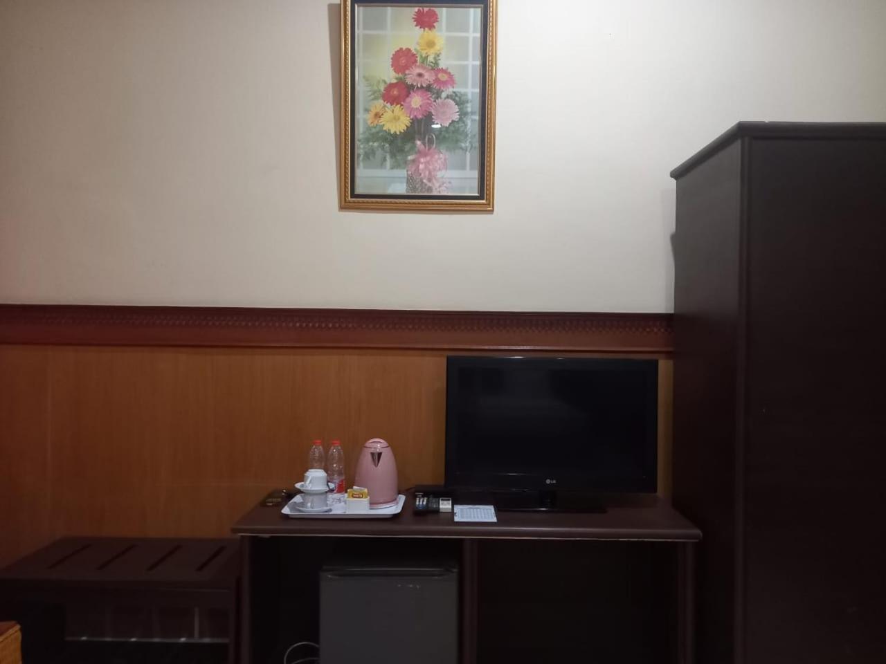 Urbanview Hotel Dedy Jaya Brebes מראה חיצוני תמונה