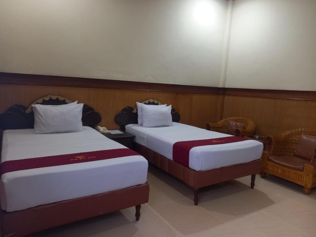 Urbanview Hotel Dedy Jaya Brebes מראה חיצוני תמונה