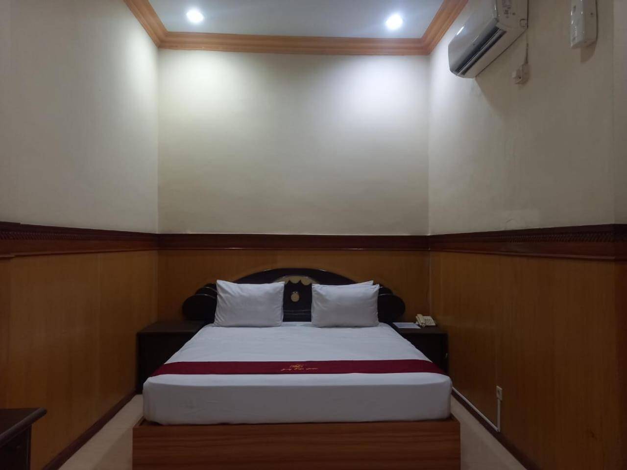 Urbanview Hotel Dedy Jaya Brebes מראה חיצוני תמונה
