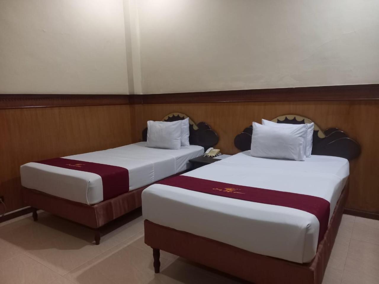 Urbanview Hotel Dedy Jaya Brebes מראה חיצוני תמונה
