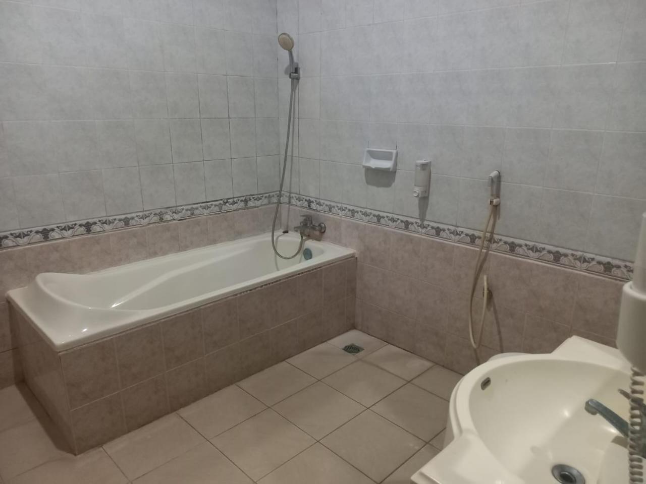 Urbanview Hotel Dedy Jaya Brebes מראה חיצוני תמונה