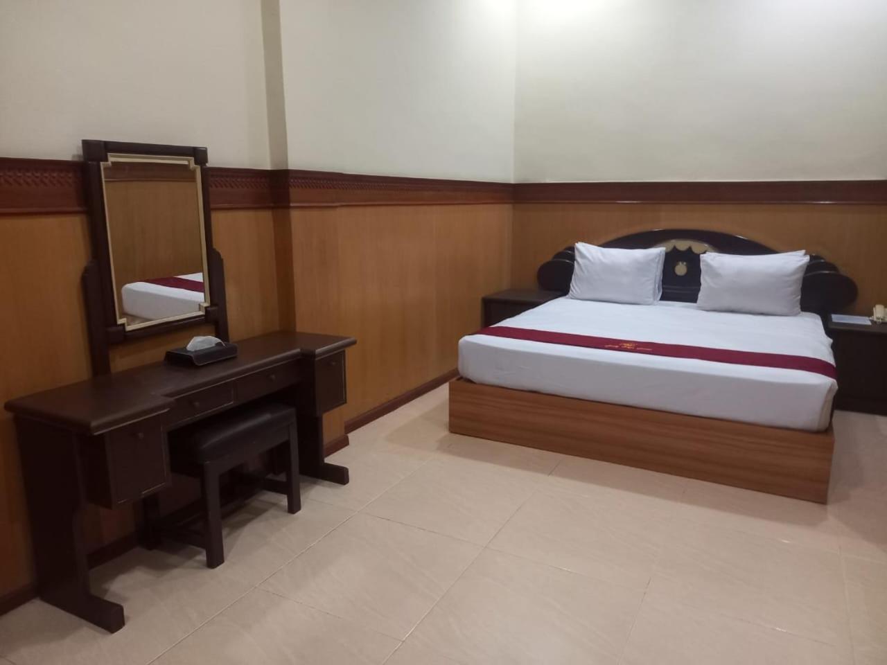 Urbanview Hotel Dedy Jaya Brebes מראה חיצוני תמונה