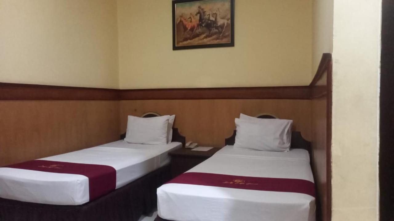 Urbanview Hotel Dedy Jaya Brebes מראה חיצוני תמונה